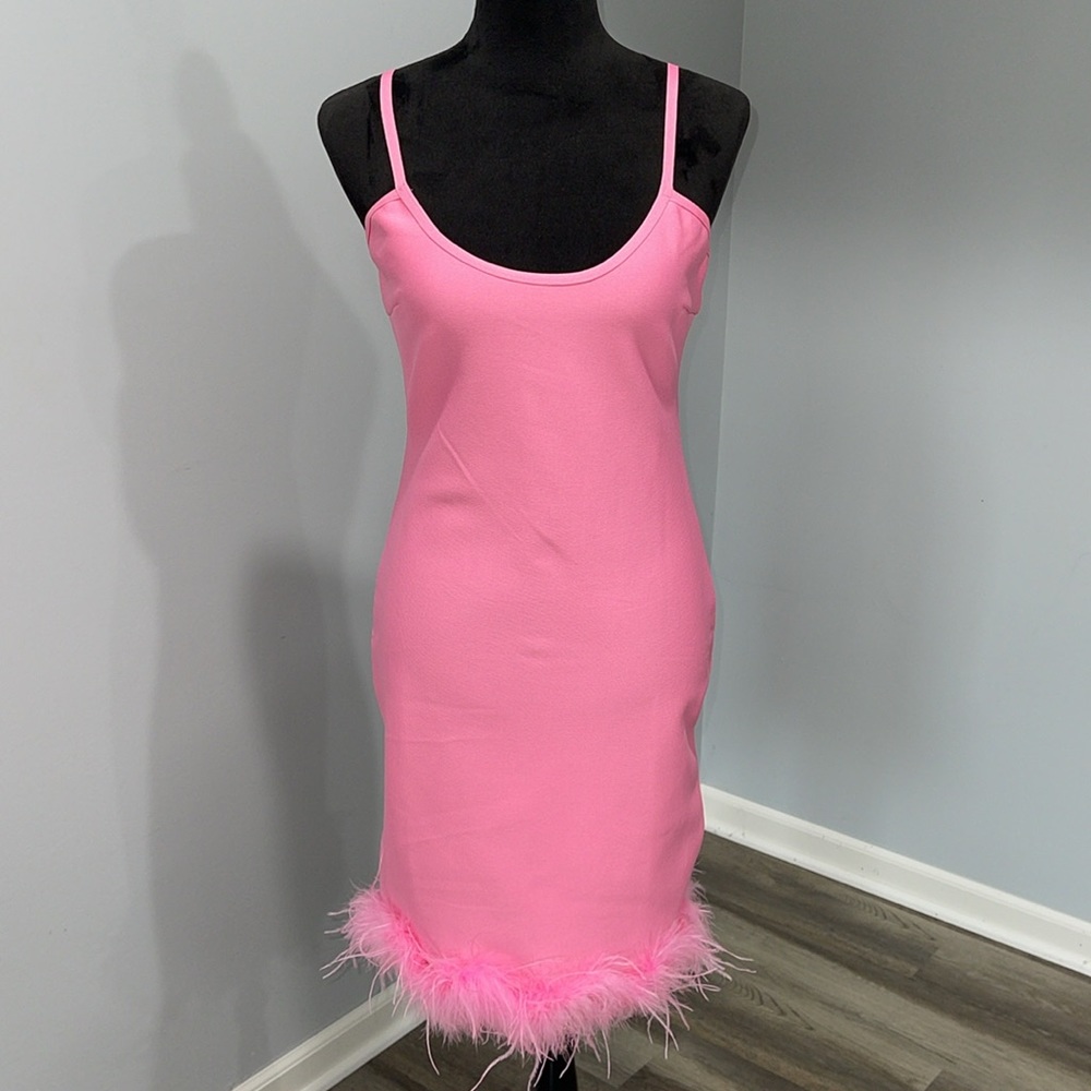 Fashion Nova Yvana Bandage Mini dress size large pink feathers trim NEW - Picture 3 of 16